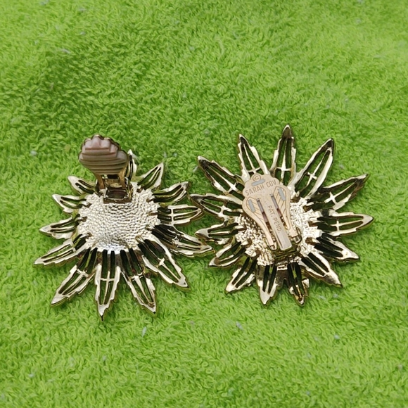 Clip earrings w/ pin - Picture 3 of 6